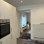 Melanie 300 Meter Zur Therme Apartman *