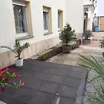 Melanie 300 Meter Zur Therme *