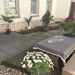 Melanie 300 Meter Zur Therme *