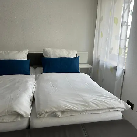 Melanie 300 Meter Zur Therme *