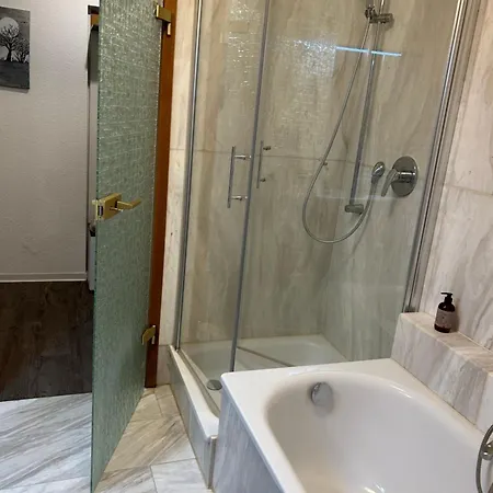 Melanie 300 Meter Zur Therme 아파트 *