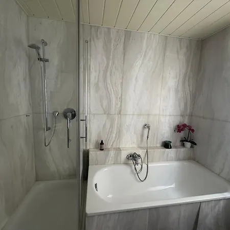 Melanie 300 Meter Zur Therme * 바트엠스