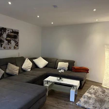 Melanie 300 Meter Zur Therme *