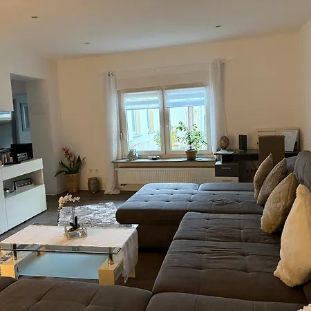 Melanie 300 Meter Zur Therme 아파트