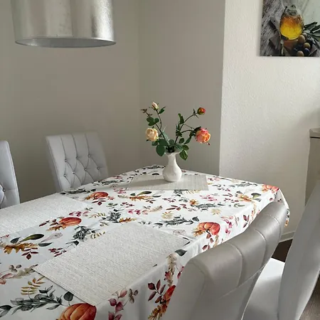 Melanie 300 Meter Zur Therme Appartement *