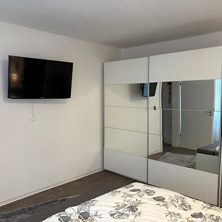 Melanie 300 Meter Zur Therme 아파트 *