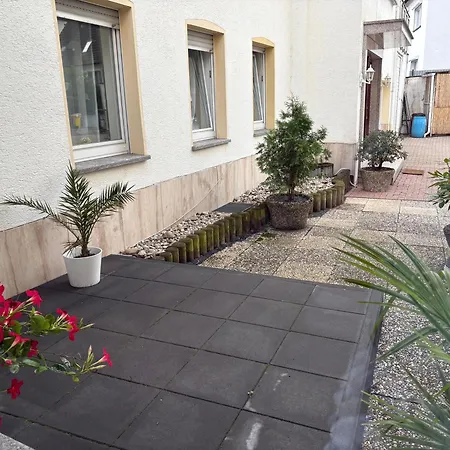 Melanie 300 Meter Zur Therme *