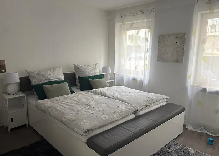 Melanie 300 Meter Zur Therme